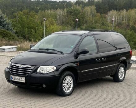 Чорний Крайслер Grand Voyager, об'ємом двигуна 2.8 л та пробігом 280 тис. км за 5900 $, фото 1 на Automoto.ua