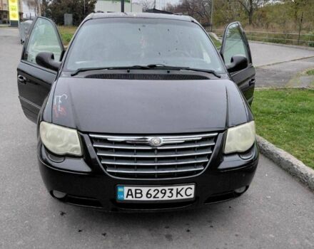 Чорний Крайслер Grand Voyager, об'ємом двигуна 2.8 л та пробігом 334 тис. км за 6000 $, фото 1 на Automoto.ua