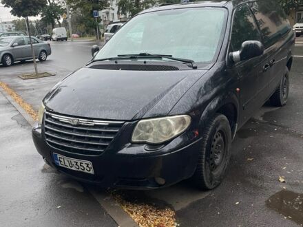 Черный Крайслер Гранд Вояджер, объемом двигателя 0 л и пробегом 200 тыс. км за 3093 $, фото 1 на Automoto.ua