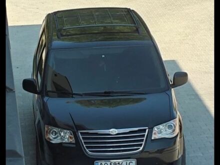 Черный Крайслер Гранд Вояджер, объемом двигателя 2.8 л и пробегом 350 тыс. км за 10500 $, фото 1 на Automoto.ua