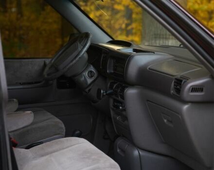 Крайслер Grand Voyager 1993 у Вінниці на Automoto.ua Червоний Крайслер Grand Voyager, об'ємом двигуна 2.5 л та пробігом 260 тис. км за 3600 $, фото 7 на Automoto.ua