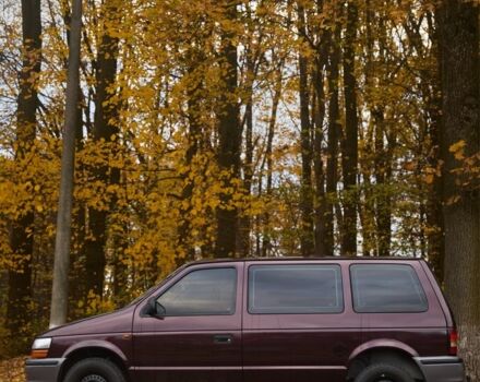 Крайслер Grand Voyager 1993 у Вінниці на Automoto.ua Червоний Крайслер Grand Voyager, об'ємом двигуна 2.5 л та пробігом 260 тис. км за 3600 $, фото 1 на Automoto.ua