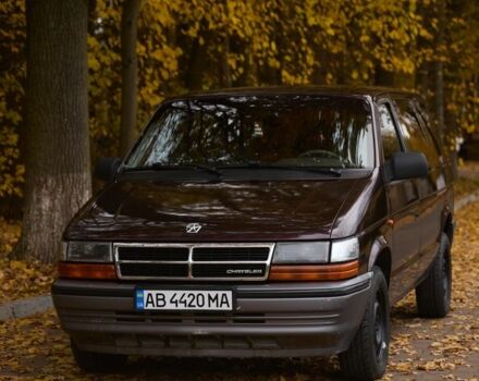 Красный Крайслер Гранд Вояджер, объемом двигателя 2.5 л и пробегом 260 тыс. км за 3600 $, фото 1 на Automoto.ua