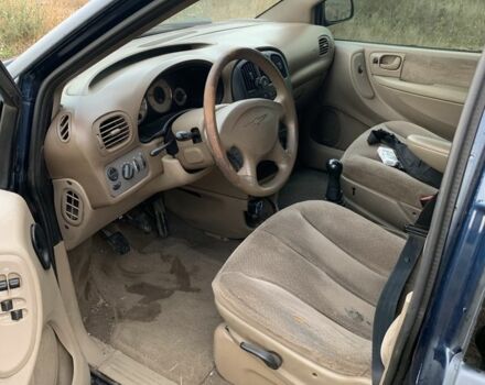 Крайслер Grand Voyager, об'ємом двигуна 2.5 л та пробігом 450 тис. км за 2000 $, фото 5 на Automoto.ua