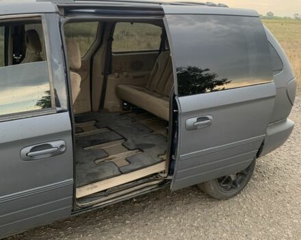 Крайслер Grand Voyager, об'ємом двигуна 2.5 л та пробігом 450 тис. км за 2000 $, фото 4 на Automoto.ua