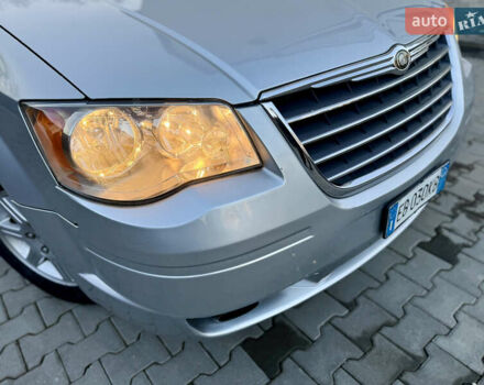 Крайслер Гранд Вояджер, объемом двигателя 2.8 л и пробегом 250 тыс. км за 5200 $, фото 2 на Automoto.ua