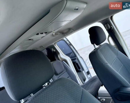 Крайслер Гранд Вояджер, объемом двигателя 2.8 л и пробегом 250 тыс. км за 5200 $, фото 18 на Automoto.ua