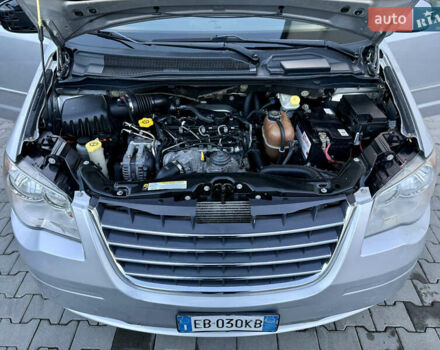 Крайслер Гранд Вояджер, объемом двигателя 2.8 л и пробегом 250 тыс. км за 5200 $, фото 23 на Automoto.ua