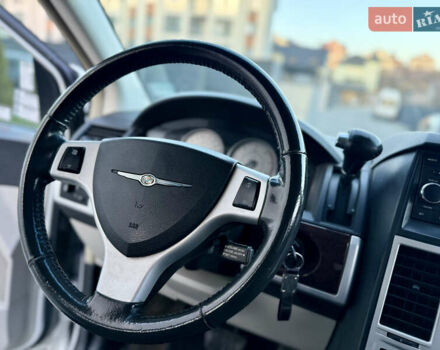 Крайслер Гранд Вояджер, объемом двигателя 2.8 л и пробегом 250 тыс. км за 5200 $, фото 12 на Automoto.ua