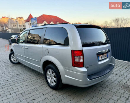 Крайслер Гранд Вояджер, объемом двигателя 2.8 л и пробегом 250 тыс. км за 5200 $, фото 4 на Automoto.ua