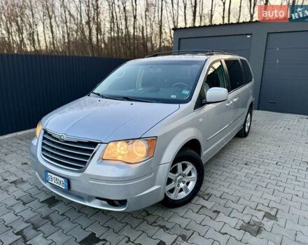 Крайслер Гранд Вояджер, объемом двигателя 2.8 л и пробегом 250 тыс. км за 5200 $, фото 1 на Automoto.ua