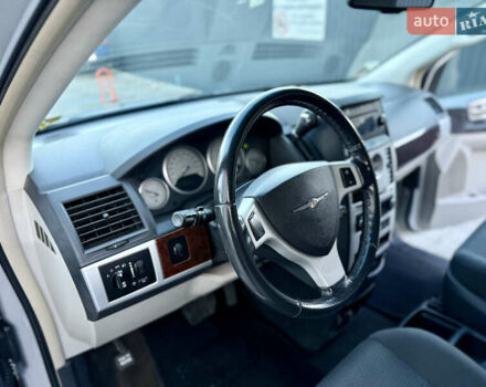 Крайслер Гранд Вояджер, объемом двигателя 2.8 л и пробегом 250 тыс. км за 5200 $, фото 11 на Automoto.ua
