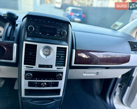 Крайслер Гранд Вояджер, объемом двигателя 2.8 л и пробегом 250 тыс. км за 5200 $, фото 13 на Automoto.ua