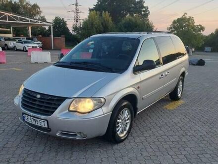 Крайслер Гранд Вояджер, объемом двигателя 2.8 л и пробегом 200 тыс. км за 5300 $, фото 1 на Automoto.ua