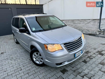 Крайслер Гранд Вояджер, объемом двигателя 2.8 л и пробегом 250 тыс. км за 5200 $, фото 1 на Automoto.ua