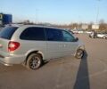 Сірий Крайслер Grand Voyager, об'ємом двигуна 2.5 л та пробігом 486 тис. км за 4500 $, фото 1 на Automoto.ua