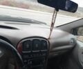 Сірий Крайслер Grand Voyager, об'ємом двигуна 2.5 л та пробігом 486 тис. км за 4565 $, фото 3 на Automoto.ua