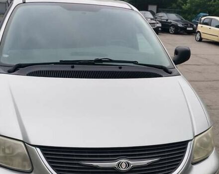 Серый Крайслер Гранд Вояджер, объемом двигателя 0 л и пробегом 300 тыс. км за 2500 $, фото 1 на Automoto.ua