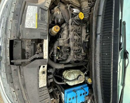 Серый Крайслер Гранд Вояджер, объемом двигателя 2.5 л и пробегом 289 тыс. км за 2500 $, фото 8 на Automoto.ua