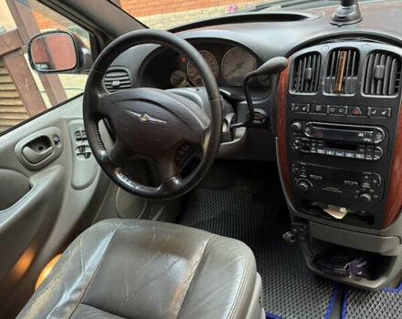 Сірий Крайслер Grand Voyager, об'ємом двигуна 2.78 л та пробігом 340 тис. км за 5914 $, фото 10 на Automoto.ua