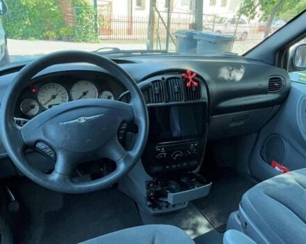 Сірий Крайслер Grand Voyager, об'ємом двигуна 2.8 л та пробігом 240 тис. км за 3300 $, фото 4 на Automoto.ua