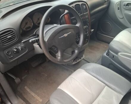 Серый Крайслер Гранд Вояджер, объемом двигателя 2.8 л и пробегом 300 тыс. км за 5500 $, фото 4 на Automoto.ua