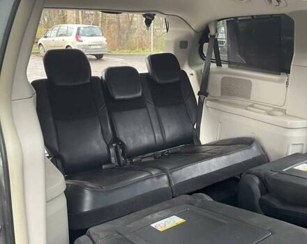 Серый Крайслер Гранд Вояджер, объемом двигателя 2.78 л и пробегом 245 тыс. км за 9000 $, фото 7 на Automoto.ua