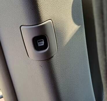 Сірий Крайслер Grand Voyager, об'ємом двигуна 2.78 л та пробігом 310 тис. км за 7300 $, фото 18 на Automoto.ua