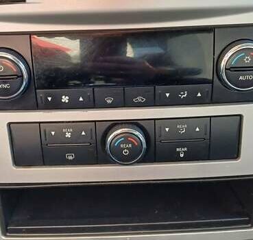 Сірий Крайслер Grand Voyager, об'ємом двигуна 2.78 л та пробігом 310 тис. км за 7300 $, фото 11 на Automoto.ua