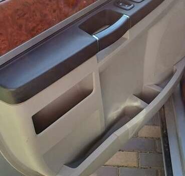 Сірий Крайслер Grand Voyager, об'ємом двигуна 2.78 л та пробігом 310 тис. км за 7300 $, фото 6 на Automoto.ua