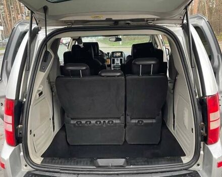 Серый Крайслер Гранд Вояджер, объемом двигателя 2.78 л и пробегом 245 тыс. км за 9000 $, фото 6 на Automoto.ua