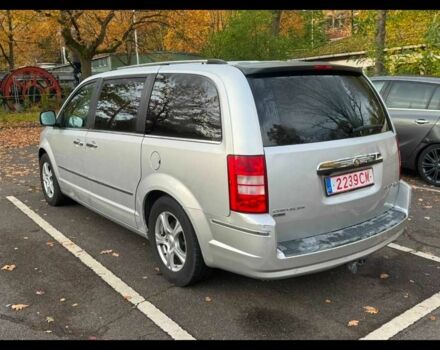 Серый Крайслер Гранд Вояджер, объемом двигателя 2.8 л и пробегом 238 тыс. км за 5999 $, фото 9 на Automoto.ua