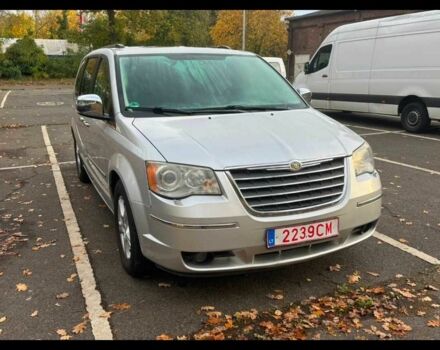 Серый Крайслер Гранд Вояджер, объемом двигателя 2.8 л и пробегом 238 тыс. км за 5999 $, фото 1 на Automoto.ua