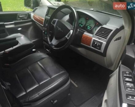Сірий Крайслер Grand Voyager, об'ємом двигуна 2.8 л та пробігом 200 тис. км за 6300 $, фото 10 на Automoto.ua