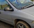 Сірий Крайслер Grand Voyager, об'ємом двигуна 2.43 л та пробігом 380 тис. км за 1182 $, фото 4 на Automoto.ua