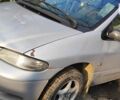 Сірий Крайслер Grand Voyager, об'ємом двигуна 2.43 л та пробігом 380 тис. км за 1182 $, фото 5 на Automoto.ua