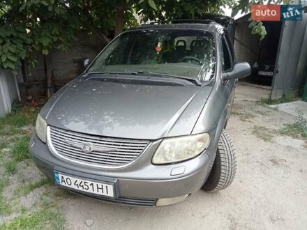 Сірий Крайслер Grand Voyager, об'ємом двигуна 2.5 л та пробігом 532 тис. км за 3999 $, фото 1 на Automoto.ua