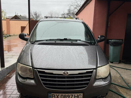 Сірий Крайслер Grand Voyager, об'ємом двигуна 2.78 л та пробігом 340 тис. км за 5914 $, фото 1 на Automoto.ua