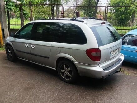 Серый Крайслер Гранд Вояджер, объемом двигателя 3.3 л и пробегом 400 тыс. км за 1774 $, фото 1 на Automoto.ua