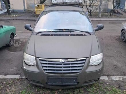 Серый Крайслер Гранд Вояджер, объемом двигателя 2.8 л и пробегом 300 тыс. км за 5500 $, фото 1 на Automoto.ua