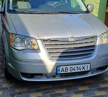 Серый Крайслер Гранд Вояджер, объемом двигателя 2.78 л и пробегом 310 тыс. км за 7300 $, фото 1 на Automoto.ua