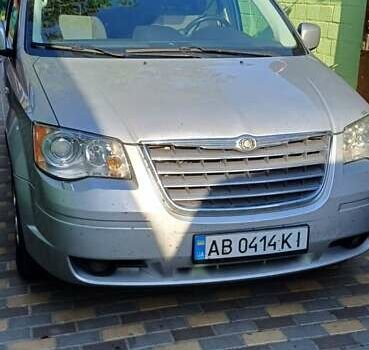 Сірий Крайслер Grand Voyager, об'ємом двигуна 2.78 л та пробігом 310 тис. км за 7300 $, фото 1 на Automoto.ua