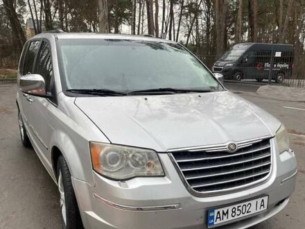 Серый Крайслер Гранд Вояджер, объемом двигателя 2.78 л и пробегом 245 тыс. км за 9000 $, фото 1 на Automoto.ua
