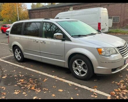 Сірий Крайслер Grand Voyager, об'ємом двигуна 2.8 л та пробігом 238 тис. км за 5999 $, фото 1 на Automoto.ua