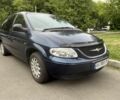 Синій Крайслер Grand Voyager, об'ємом двигуна 0.33 л та пробігом 303 тис. км за 4799 $, фото 1 на Automoto.ua