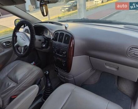 Синій Крайслер Grand Voyager, об'ємом двигуна 2.5 л та пробігом 378 тис. км за 4500 $, фото 11 на Automoto.ua