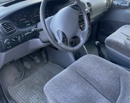 Синій Крайслер Grand Voyager, об'ємом двигуна 2.5 л та пробігом 290 тис. км за 2499 $, фото 6 на Automoto.ua