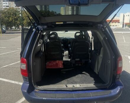 Синий Крайслер Гранд Вояджер, объемом двигателя 2.8 л и пробегом 308 тыс. км за 4500 $, фото 6 на Automoto.ua