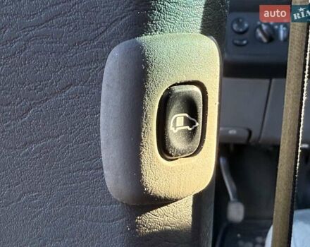 Синій Крайслер Grand Voyager, об'ємом двигуна 2.78 л та пробігом 353 тис. км за 8500 $, фото 8 на Automoto.ua