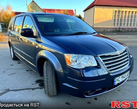 Синій Крайслер Grand Voyager, об'ємом двигуна 2.8 л та пробігом 122 тис. км за 12500 $, фото 2 на Automoto.ua